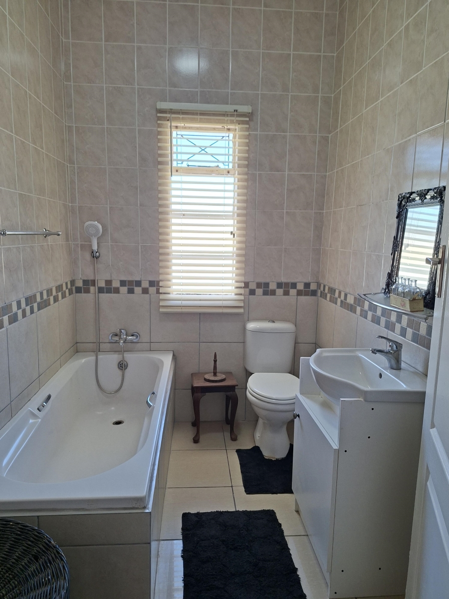 3 Bedroom Property for Sale in Van Riebeeck Hoogte Eastern Cape